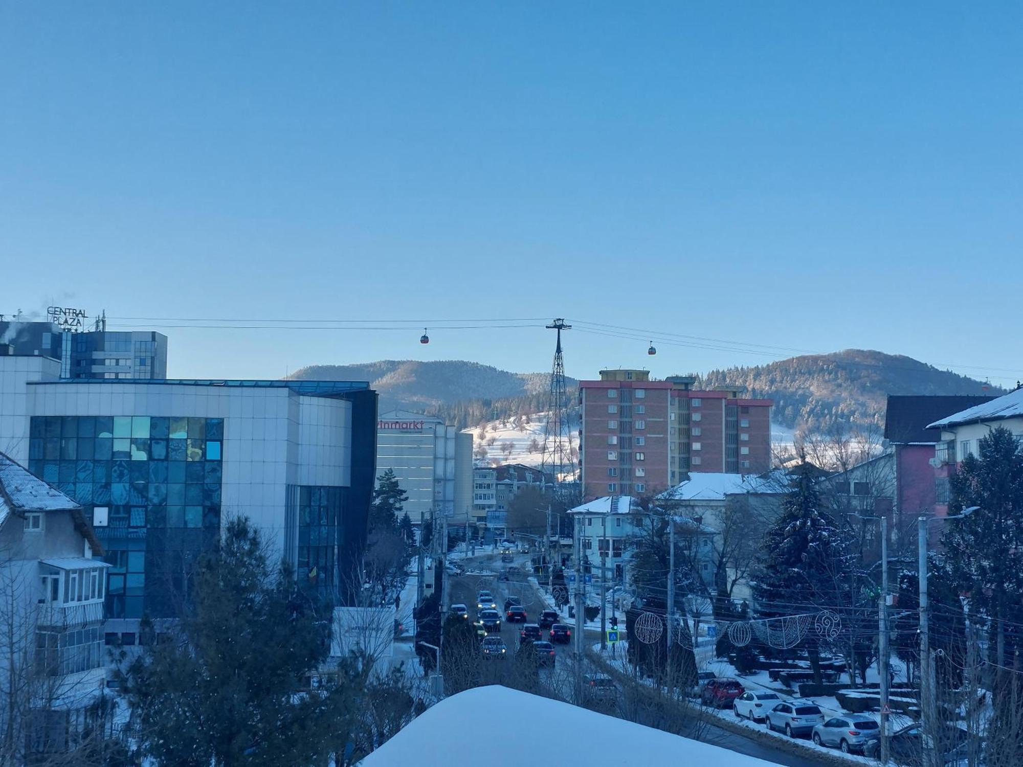 Rg Garsoniera Central Piatra Neamţ Eksteriør billede